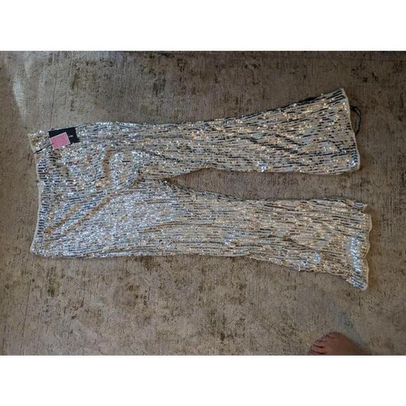 Women's PrettyLittleThing Silver Sequin Crop Top and Pants Set Size 2X - Picture 2 of 8
